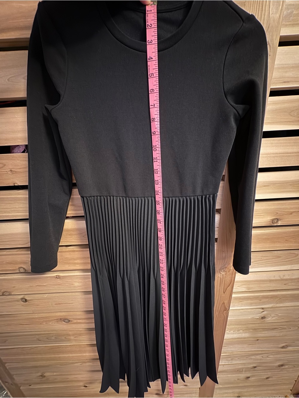 Uniqlo Japan Black Long Sleeve Pleated Midi Dress - Picture 6 of 8